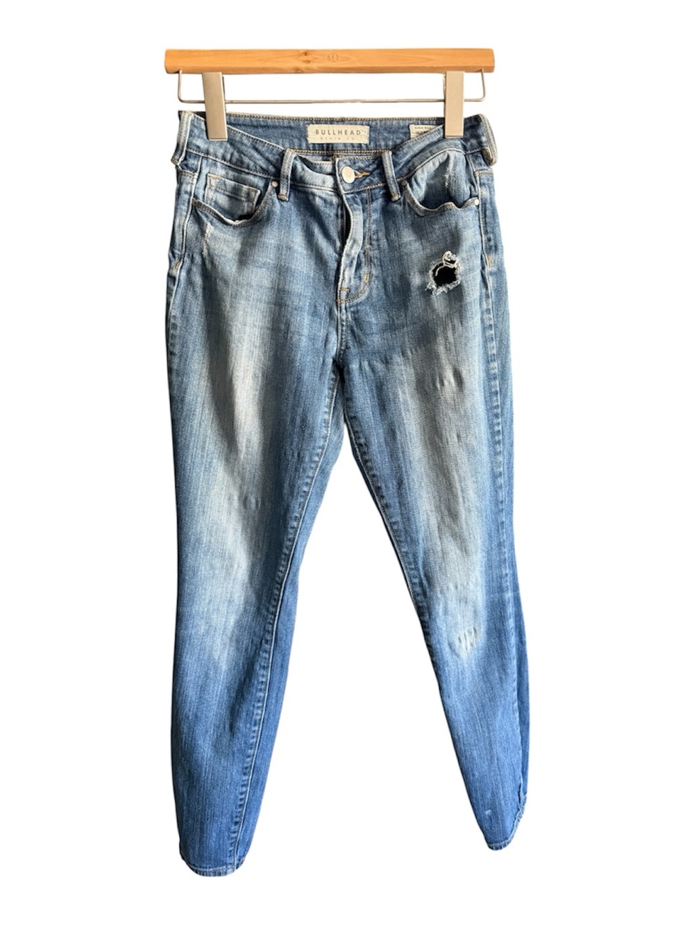 Bullhead Women's Light Blue Skinny Distressed Jeans